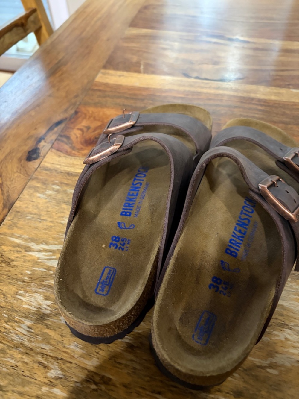 Women’s Birkenstock Arizona Leather Softbed Sandals. Sz 38. - Picture 7 of 8